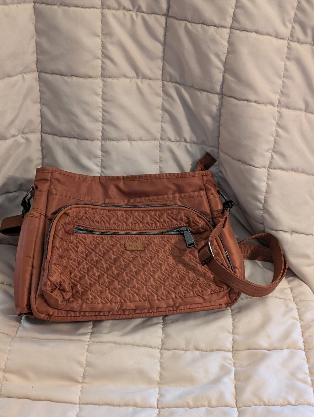Lug Shimmy Quilted Crossbody Bag in Rust Brown - Lightweight  Shoulder Bag